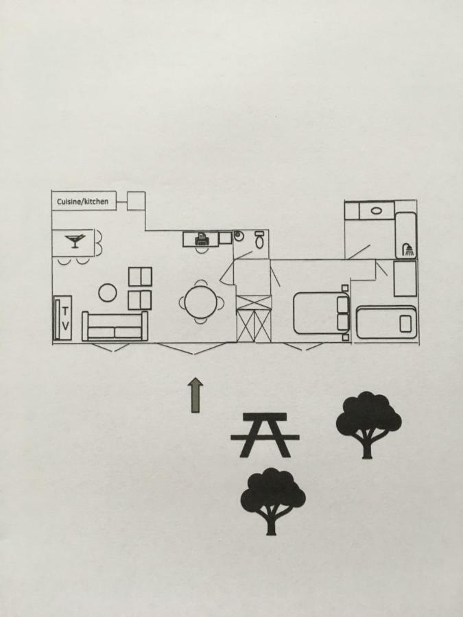 Large Private Garden, Quiet 2-Bedroom Apartment, Air Conditioning, Wifi, Parking カシ エクステリア 写真